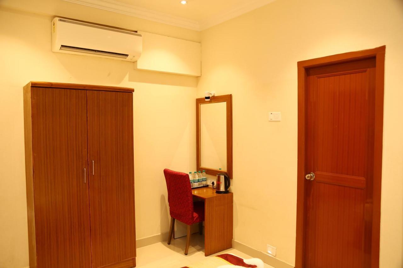 Nitheesh Residency Hotel Kanchipuram Exterior photo
